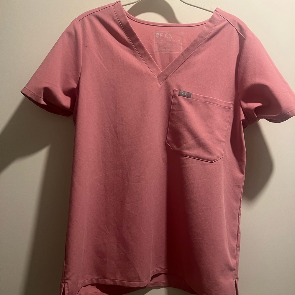 FIGS medium top